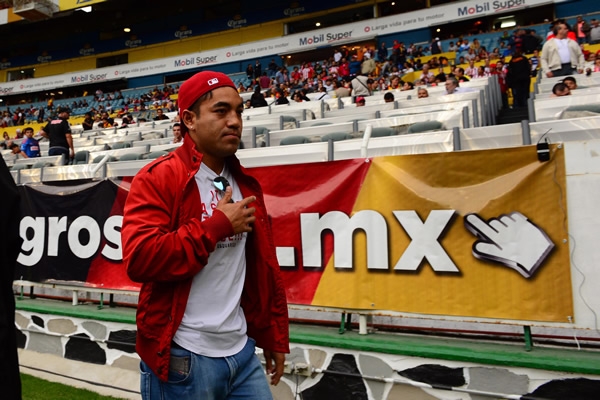 Marco Fabián asistió al Jalisco para apoyar a sus compañeros.