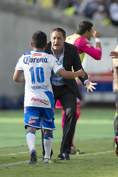 Marini estalló en júbilo con el jugador.