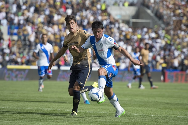 Matías Alustiza, siempre peligroso en el ataque poblano.