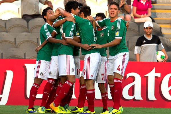 México gana por dos goles a cero.