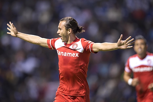 Omar Arellano inauguró el marcador en el Estadio Cuauhtémoc.