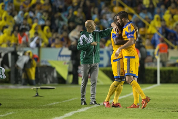 Pese marcar el primer tanto, no fue la noche de Gignac.