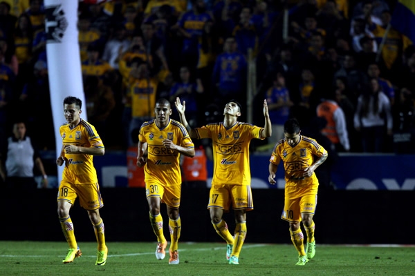 Pulido puso el segundo de cabeza al minuto 27.