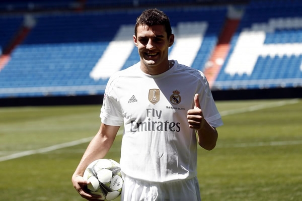 El Real Madrid fichó a Mateo Kovacic por 35 millones de euros.