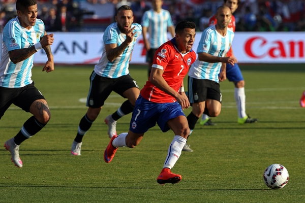 Sánchez fue bien cubierto por el enemigo.