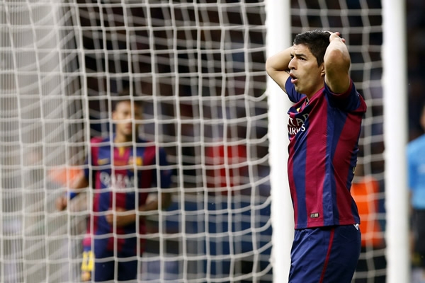 Suárez se lamenta una clara que dejó pasar en la primera mitad.