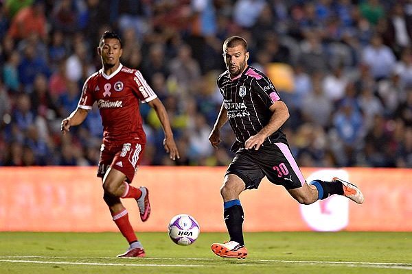 Tito Villa pesó poco en el ataque de Gallos durante el primer tiempo.