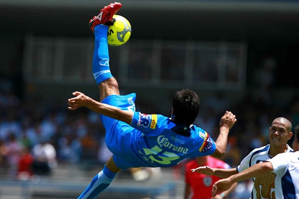 Álvaro González de Puebla ante Pumas