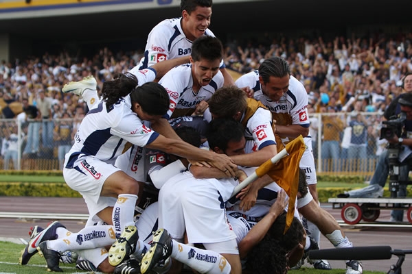 La locura total por el gol de Verón