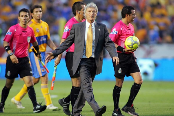 Pekerman salió molesto
