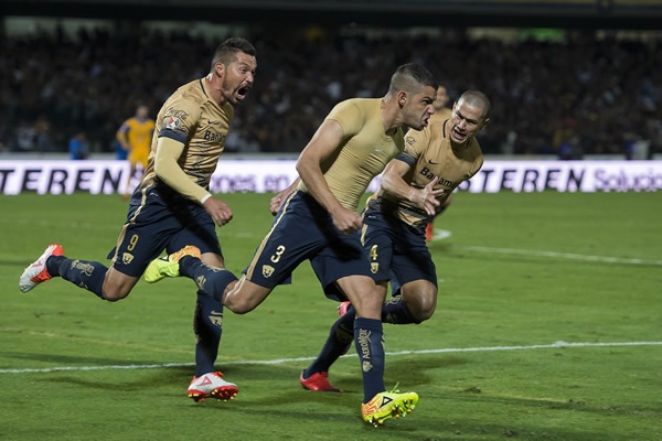 En el 118, Alcoba puso el 4-1 y a los Pumas como locos.