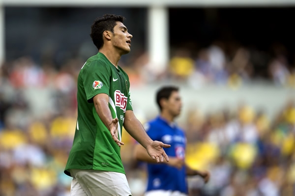 A 10 minutos del final, reina la frustración de los locales.
