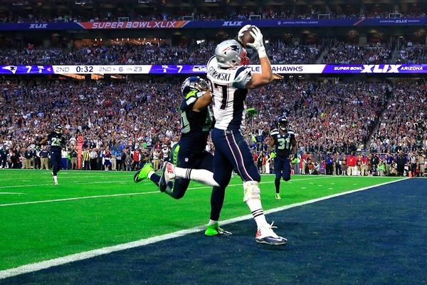 A pase de Brady, Gronkowski logró touchdown.