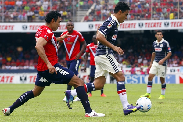A pesar de los intentos al inicio Chivas no lograba anotar el gol.