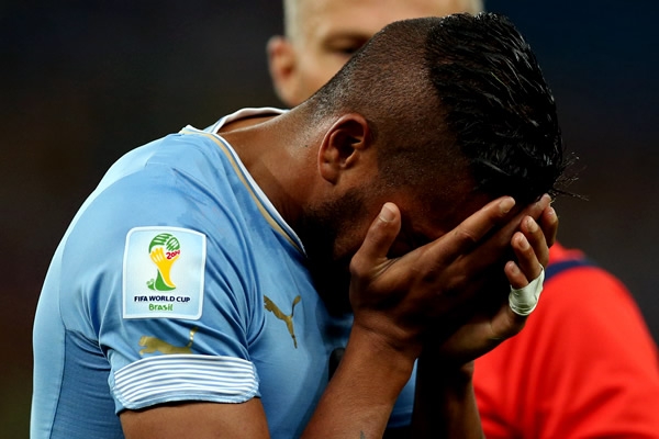 A Uruguay se le regresó la maldición del Maracanazo.