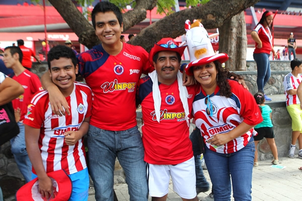 La afición de ambos equipos se dio cita en el Luis Pirata Fuente.