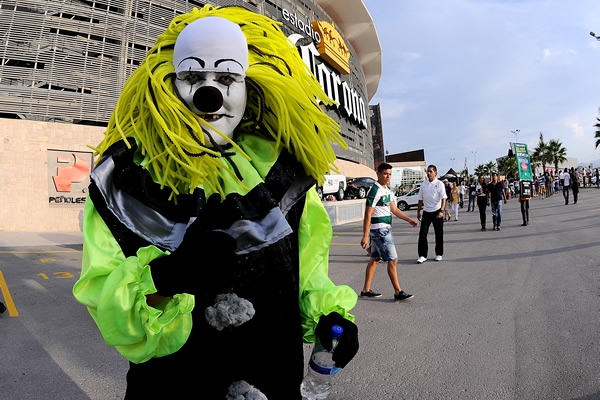 La aficion de Santos mostró originales formas de apoyar a su equipo.