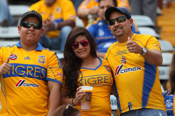 La afición de Tigres ya empezó a poblar las gradas del Universitario.