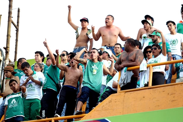 Aficionados al León viajaron hasta la Sultana del Norte.