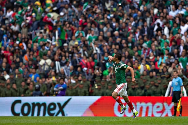 Aguilar se deja consentir por el grito del coloso, del Estadio Azteca.