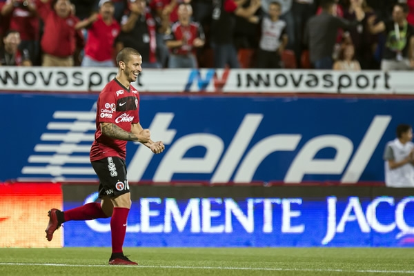 Al 53' Benedetto logró sacar la ventaja holgadamente.