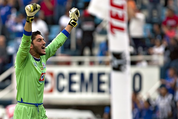 Al otro lado de la cancha, Corona festejaba que el dominio de La Máquina al fin se reflejara en el marcador.