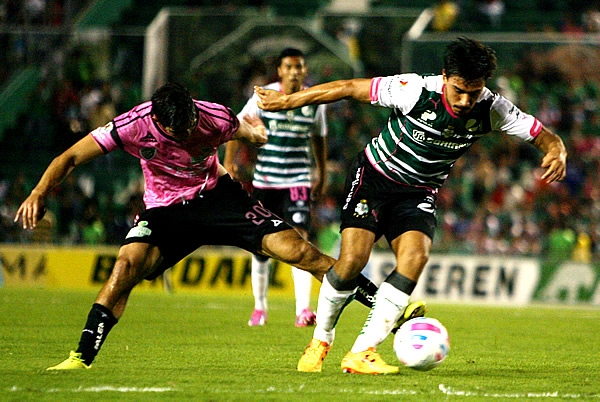 Alan Zamora marcó a Oswaldo Alanís.