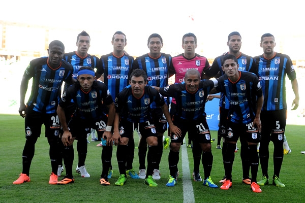 Ambríz va con sus mejores jugadores para este partido.