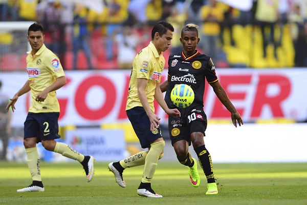 América inició presionando desde el inicio.