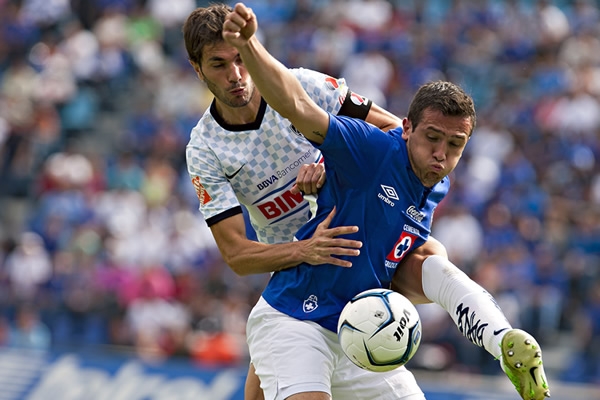 Amione no pudo sellar su debut con gol.