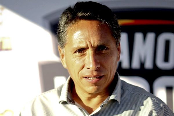 Apoyan los que saben, Negrete alinea con la afición.
