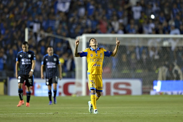 Aquino metió un verdadero golazo para empatar.