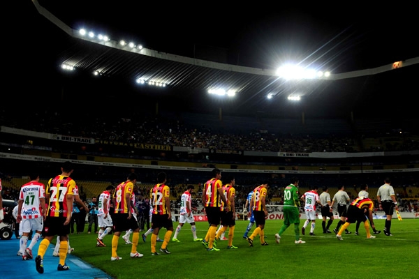 Arrancan las acciones en el coloso de la Avenida Independencia.