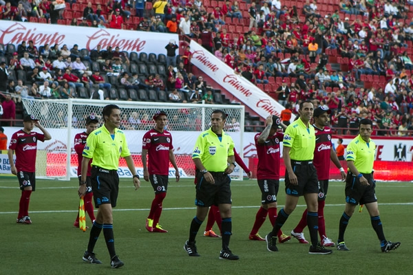Así lucieron los silbantes en el segundo juego del Apertura 2014.