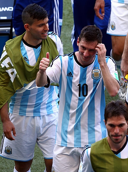 Así lució el astro argentino al termino del encuentro.