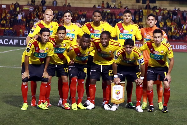 Así salió el Herediano en busca de arrevatarle el boleto a los celestes.