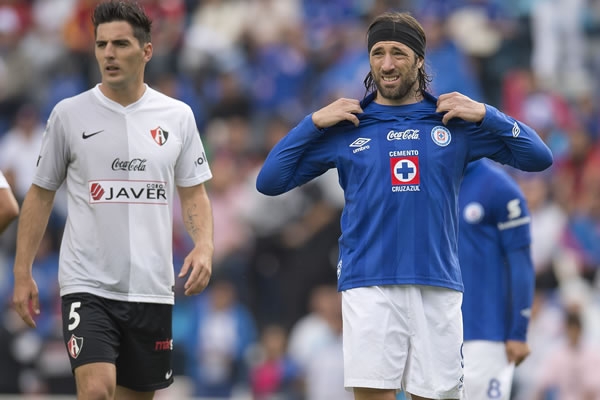 El ataque cementero sufrió ante la lúcida zaga rojinegra.