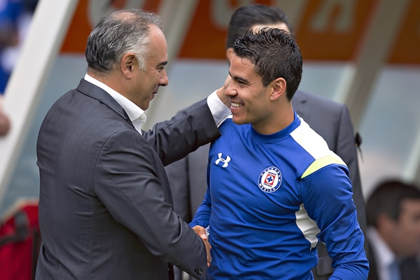 Barrera se acercó a saludar a quien lo apoyó en su etapa auriazul.