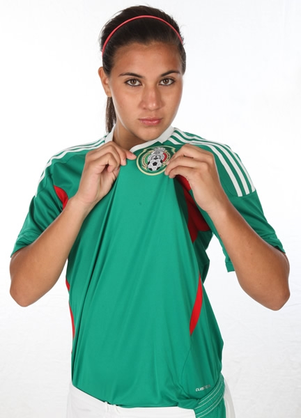 Bella y poderosa, Nayeli Rangel.