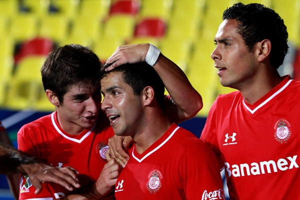 Brambila se convierte en héroe y le da la vuelta al marcador.