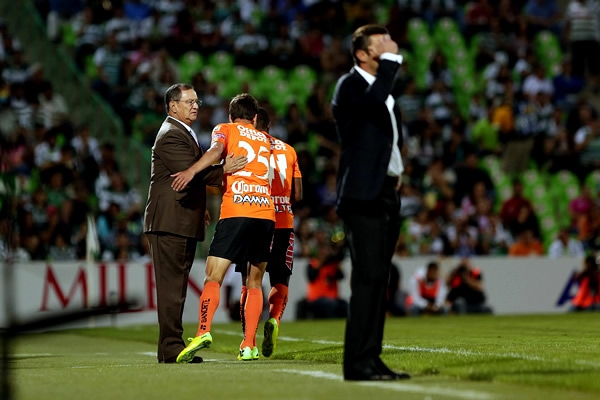 Caixinha tedrá que replantear su partido para empatar el partido.