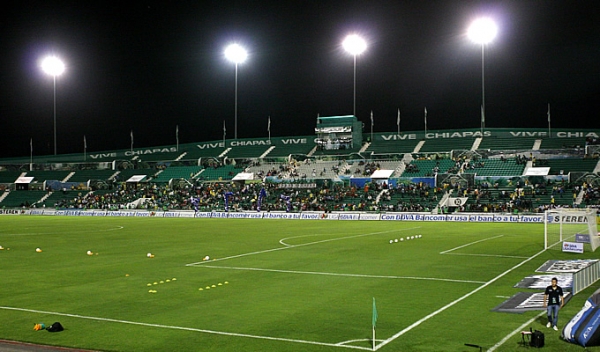 La cancha del Víctor Manuel Reyna se mantiene invicta.