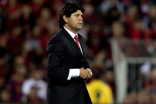 Cardozo puede luce tranquilo pero no confiado por el resultado.