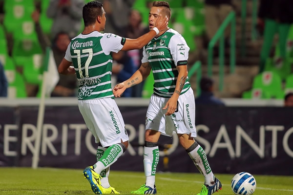 Cejas emparejo el duelo, tras error defensivo del Pachuca.