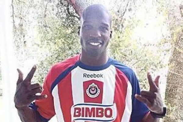 Chad Johnson, exreceptor de Patriots, es un Chiva Hermano más.