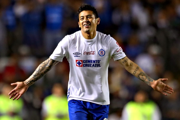 Chávez igualó el partido al minuto 36 por la vía del penal.