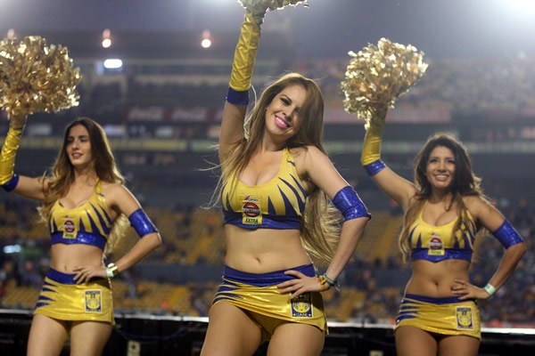 chicas25