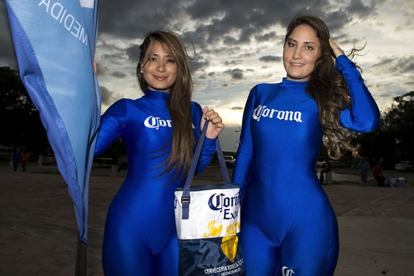 chicas2