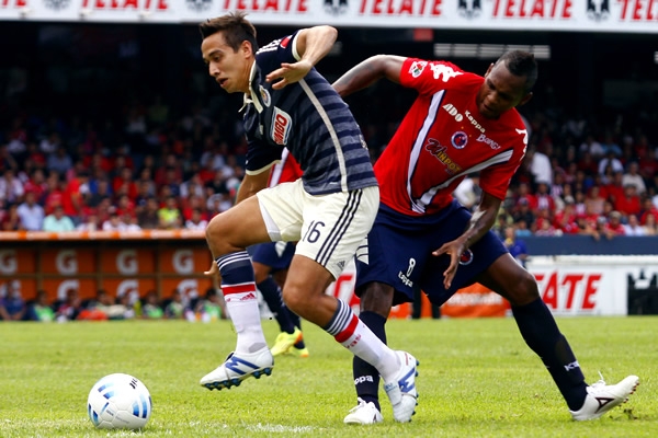 Chivas arrancó con contundencia los primeros quince minutos.