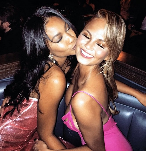 Chrissy Teigen, un pecado invernal, Para el Fin.